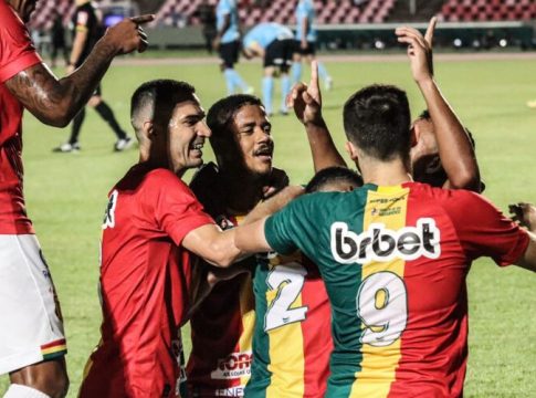 Sampaio Corrêa vence Grêmio e se aproxima do G4 da Série B