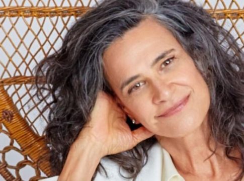 AO VIVO: assista aqui ao show de Simone na Bienal de Artes