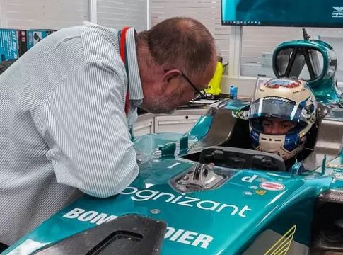 F1: Felipe Drugovich completa dia de testes na Aston Martin