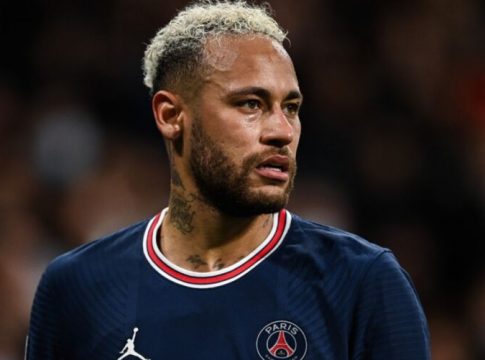 O jornal L'Équipe publicou que Neymar e Marquinhos discutiram com Luís Campos no intervalo da partida contra o Monaco, no sábado, quando o PSG já perdia por 3 a 1 -o placar não mudou mais. Foto: Divulgação