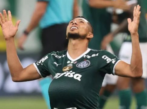 Rony está a caminho do Atlético-MG. Descubra os detalhes da negociação e a expectativa para sua chegada ao clube mineiro.