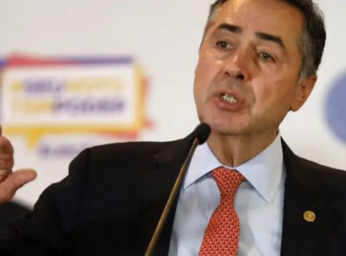 Lei que criou piso salarial para enfermeiros é suspensa 