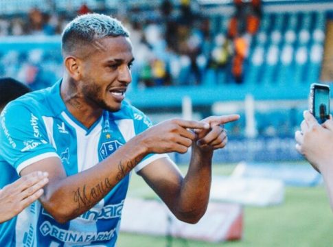 Herói bicolor, Danrlei celebra gol e redenção pelo Paysandu