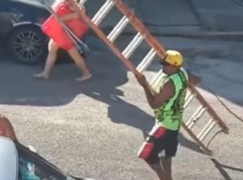 Vídeo: Torcedor do Remo vai zoar o Paysandu e pega "quedão"