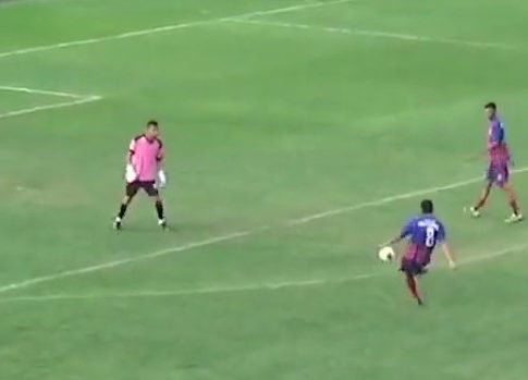 Clube amazonense demite jogador que fez gol contra bizarro