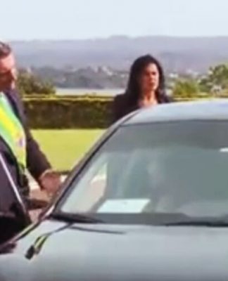 "Imbrochável"? Bolsonaro e Michelle brigam antes do desfile