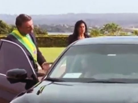 "Imbrochável"? Bolsonaro e Michelle brigam antes do desfile
