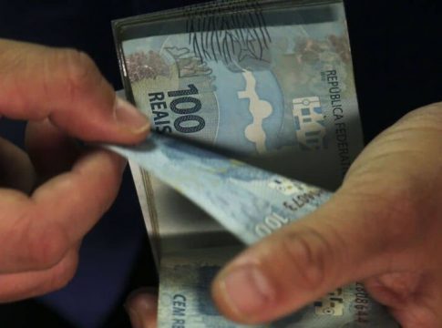 A CAIXA credita neste sábado (10) a parcela de dezembro dos benefícios Caminhoneiro e Taxista para cerca de 692 mil profissionais. Foto: Divulgação