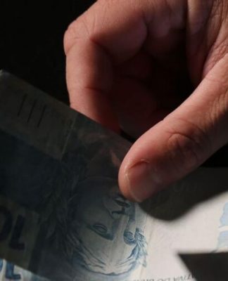 Auxílio Brasil: beneficiários com NIS final 5 recebem hoje