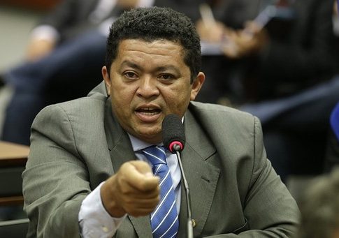 Beto Faro (PT) lidera corrida ao Senado no Pará