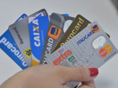 Conquistar um cartão de crédito com limite elevado não é privilégio exclusivo de poucos. Com boas práticas financeiras, é possível alcançar esse benefício.
