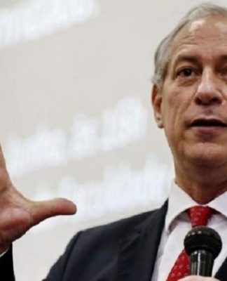  Um dos principais líderes políticos do Ceará, o senador Cid Gomes se filou ao PSB neste domingo (4) em um ato político em Fortaleza. O movimento sela o rompimento do senador com o seu irmão, o ex-ministro e ex-governador Ciro Gomes, que permanece no PDT.
