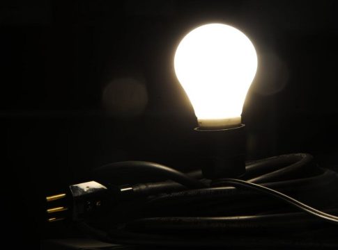 A Aneel (Agência Nacional de Energia Elétrica) anunciou, na noite desta sexta-feira (30), que a bandeira tarifária de setembro será vermelha patamar 2