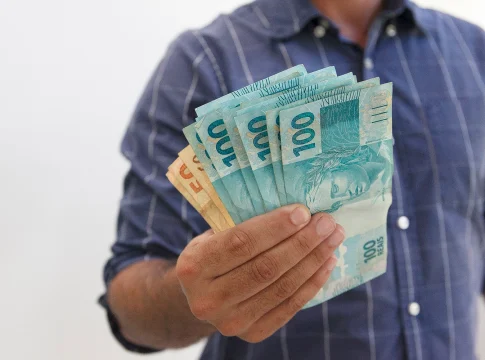 Essa situação pode ocorrer devido à não inclusão no CadÚnico ou à falta de atualização cadastral há mais de 48 meses.