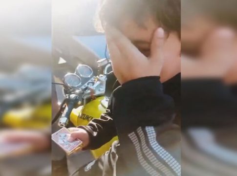 Vídeo: Garoto chora ao tirar figurinha de Lionel Messi