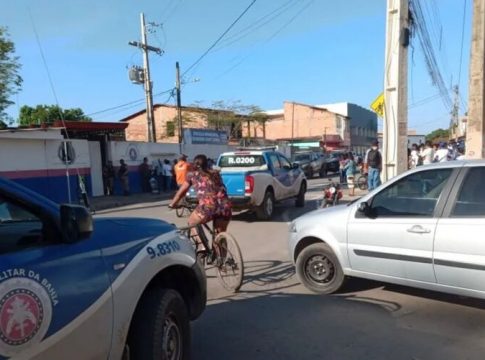 Vídeo: jovem armado invade escola e mata cadeirante na Bahia
