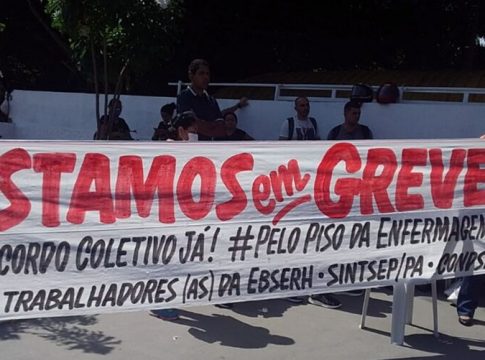 Enfermeiros e técnicos em greve no Hospital Barros Barreto