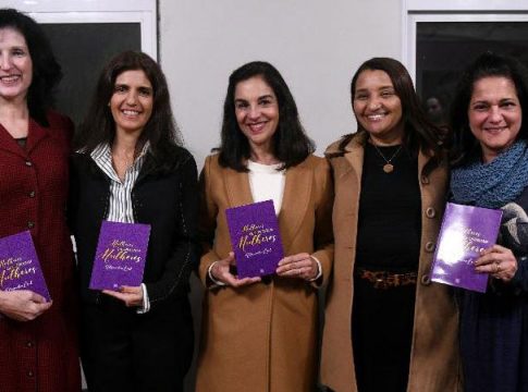Mulheres evangélicas entregam carta de apoio a Lula e Haddad