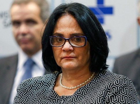 De acordo com ação do Ministério Público Federal, a propagação deliberada de inverdades pela ex-ministra gerou danos sociais e morais coletivos à população do arquipélago.