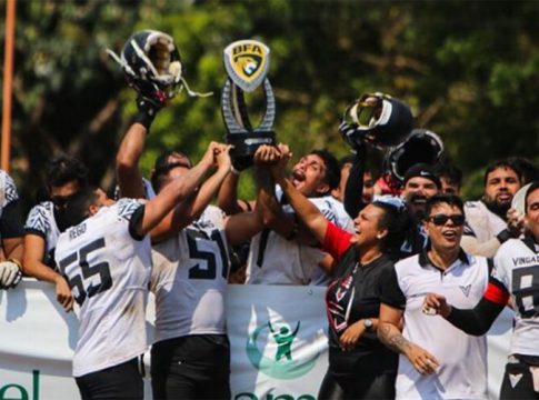 Lobo Vingador conquista título regional do Futebol Americano
