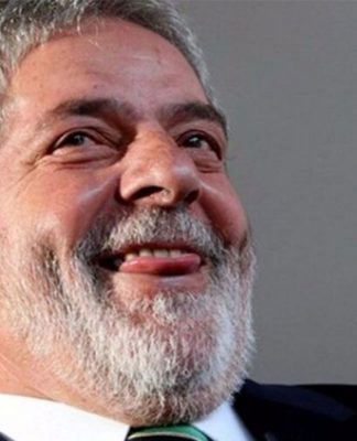 "PT está cansado de pedir desculpas", diz Lula a jornal