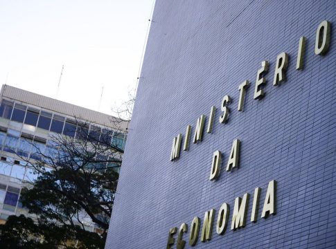 O Ministério da Economia analisa receitas, despesas e resultados primários do estados
Foto: Marcello Casal jr / Agência Brasil
