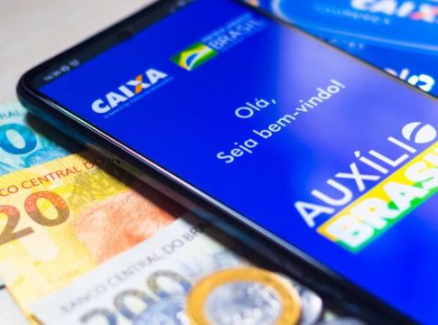 Auxílio Brasil é pago nesta segunda (19); veja calendário