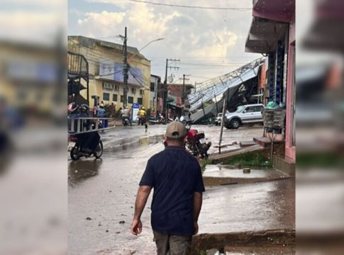 Vídeo: ventania destrói casas e comércios em Parauapebas
