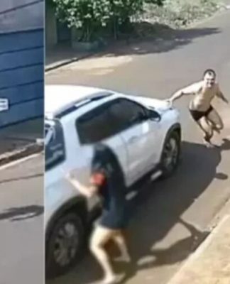 Vídeo: advogado de cueca corre atrás e arrasta mulher na rua
