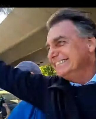Bolsonaristas hostilizam jornalistas da BBC em Londres