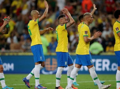 Com o Brasil em campo, o expediente em muitos órgãos e empresas sofrerá alterações, Foto: Divulgação