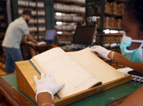 Restauração e conservação garantem a preservação de documentos históricos. Foto: Divulgação