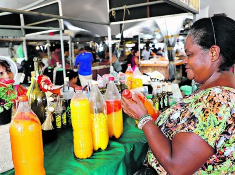 Preço do tucupi varia em mais de 30% nos locais de venda