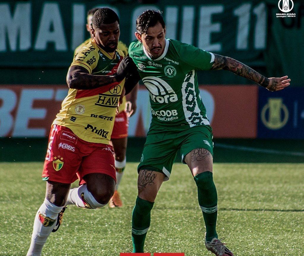 O Brusque já caiu e a Chape ainda luta para se manter na Série B. Foto: Brusque/Divulgação
