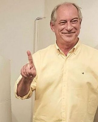 Ciro Gomes vota em Fortaleza e diz ser a sua última eleição