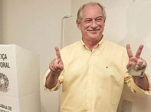 Ciro Gomes vota em Fortaleza e diz ser a sua última eleição