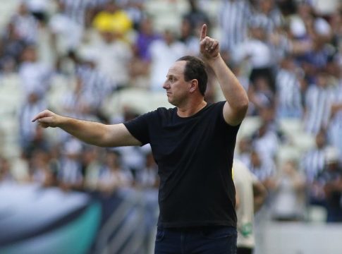 Sem emprego desde que foi demitido do São Paulo, em abril, o treinador pode comandar o Bahia na próxima quinta-feira contra o Coritiba