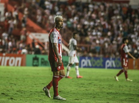O Náutico, do atacante Kieza, vai jogar a Série C outra vez.  Foto: Tiago Caldas - CNC-39