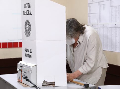 O eleitor pode denunciar os casos de assédio eleitoral. Foto: Alejandro Zambrana/Secom/TSE