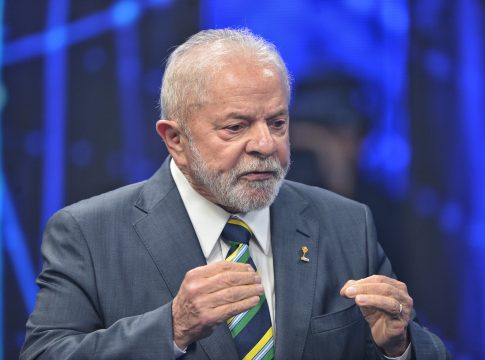 Lula anunciou hoje os primeiros ministros. Foto:  Band/divulgação
