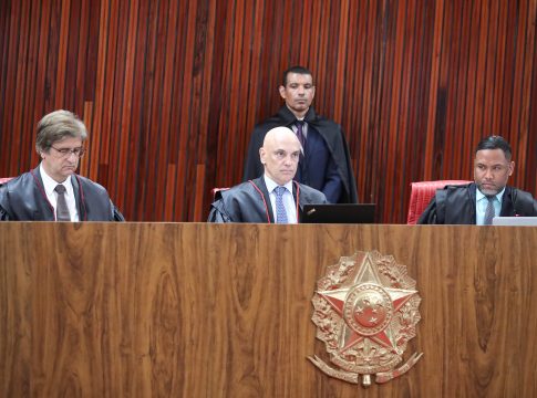 Dados do relatório encaminhado pela coligação de Bolsonaro ao TSE com alegações de supressão de inserções eleitorais do presidente em estados do Nordeste são contestados por ao menos 6 das 8 rádios citadas pela campanha. Foto: Antonio Augusto/Secom/TSE

