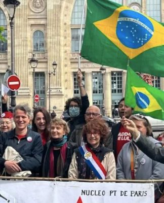 Lula ganha de "7 a 1' de Bolsonaro em Paris