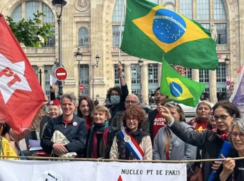 Lula ganha de "7 a 1' de Bolsonaro em Paris
