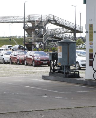 No sábado, por exemplo, no “Dia D” da programação, os consumidores poderão obter gasolina comum, gás de cozinha e bebidas sem impostos. Serão disponibilizados 4 mil litros de gasolina em um posto da capital Foto: Mauro Ângelo/ Diário do Pará.