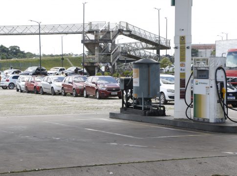 No sábado, por exemplo, no “Dia D” da programação, os consumidores poderão obter gasolina comum, gás de cozinha e bebidas sem impostos. Serão disponibilizados 4 mil litros de gasolina em um posto da capital Foto: Mauro Ângelo/ Diário do Pará.