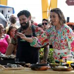 A tarde desta terça-feira, 15, está sendo marcada pelo clima de festa e alegria conduzida por Cátia Fonseca, apresentadora do programa de variedades "Melhor da Tarde", da Band, ao vivo da Estação das Docas.  FOTOS: IRENE ALMEIDA