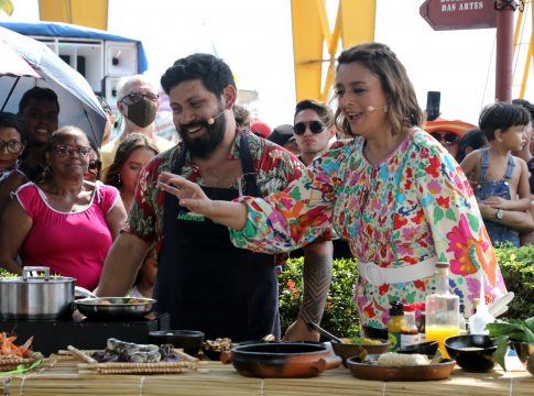 A tarde desta terça-feira, 15, está sendo marcada pelo clima de festa e alegria conduzida por Cátia Fonseca, apresentadora do programa de variedades "Melhor da Tarde", da Band, ao vivo da Estação das Docas.  FOTOS: IRENE ALMEIDA