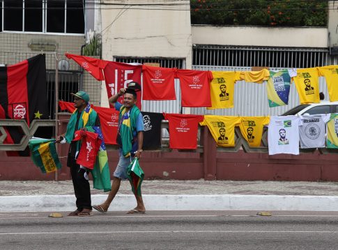 Ambulantes faturam com disputa no segundo turno