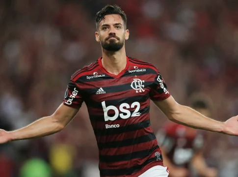 O zagueiro fez parte da equipe rubro-negra que foi campeã da Copa Libertadores e do Campeonato Brasileiro em 2019. Foto: Divulgação