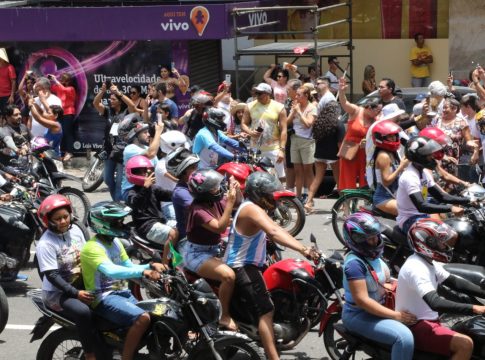Além das motos, a procissão também contou com a participação de um grande público. Foto: Celso Rodrigues/Diário do Pará